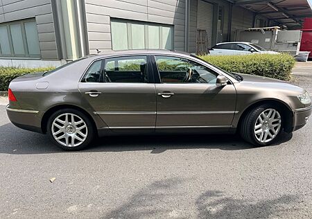 VW Phaeton Volkswagen 3.0 V6 TDI 4MOTION Tiptronic 5-Sitzer -