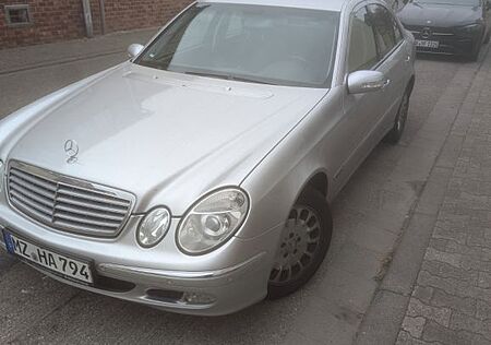 Mercedes-Benz E 200 KOMPRESSOR ELEGANCE Elegance