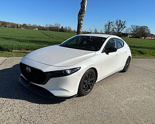 Mazda 3 2.0 Skyactiv-G M Hybrid BOSE Alcantara