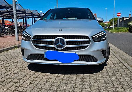 Mercedes-Benz B 200 DCT -