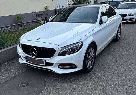 Mercedes-Benz C 200 -