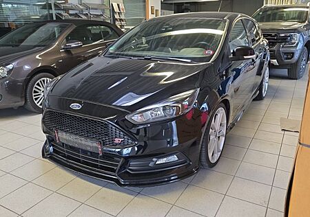 Ford Focus ST Recaro Leder Nav Sport P Tech P Sony Xe