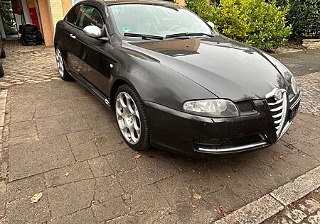 Alfa Romeo GT 2.0 16V JTS Distinctive Sportiva Tüv 11/26