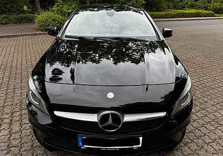 Mercedes-Benz CLA 220 Shooting Brake CLA 220 CDI