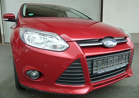 Ford Focus 1.6TDCI **NAVI*SITZHEIZUNG*WR**
