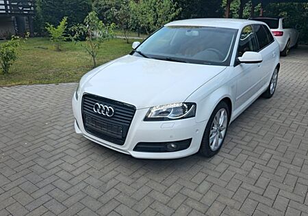 Audi A3 1.4 TFSI S tronic Leder Rot,