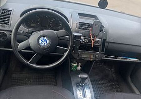 VW Polo Volkswagen 1.4 AUTO BASIS Basis