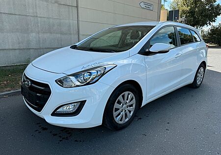 Hyundai i30 cw blue Style*Automatik*R-Kamera*Navi*PDC**