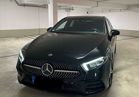Mercedes-Benz A 250 A250 AMG Line 224PS | MBUX groß | LED