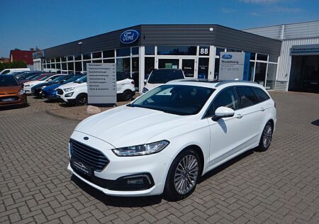 Ford Mondeo Turnier Titanium Navi LED AHK Kamera Pano