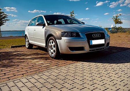 Audi A3 1.6 Attraction Sportback Attraction