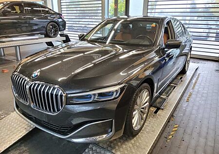 BMW 750 Baureihe 7 Lim d xDrive "tolle Optik!"