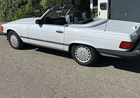 Mercedes-Benz SL 560