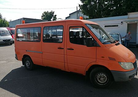Mercedes-Benz Sprinter 208CDI 5 Sitze lang