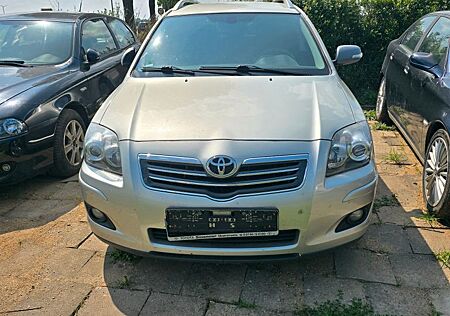 Toyota Avensis Combi Executive 2,2-l-D-CAT Executive