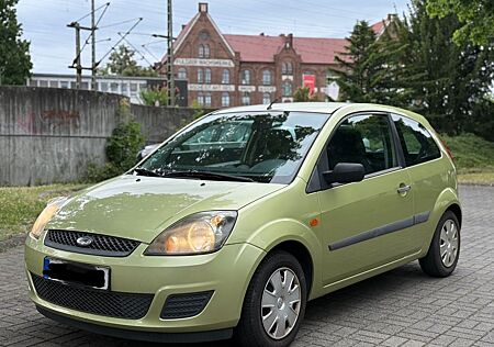 Ford Fiesta 1,3 Fun X TÜV Neu
