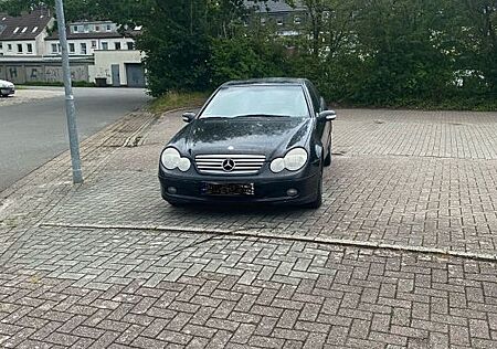 Mercedes-Benz C 230