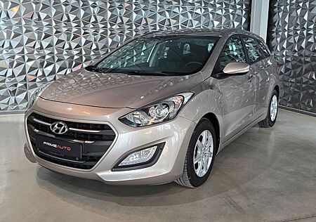 Hyundai i30 1.4 Trend blue