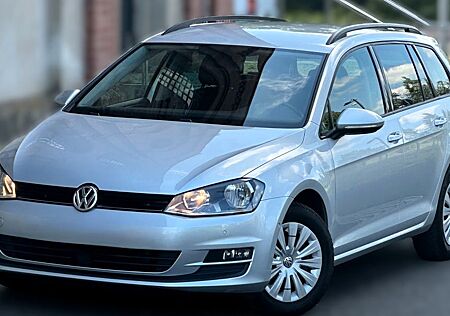 VW Golf Volkswagen VII Variant Comfort. BMT Navi/AHK/ACC/PDC