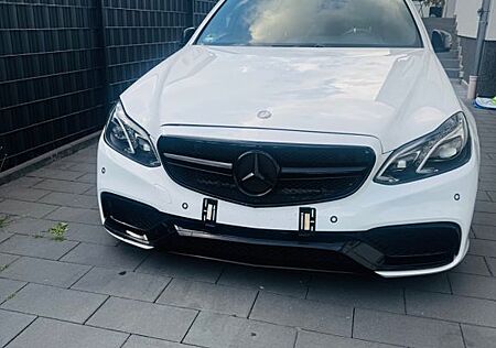Mercedes-Benz E 220 BlueTEC BE Edition AVANTG. Autom. Edit...