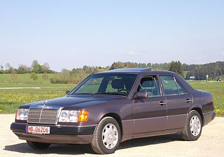 Mercedes-Benz E 300 Oldtimer, Service+Bremsen NEU, Tüv 2/27!!!