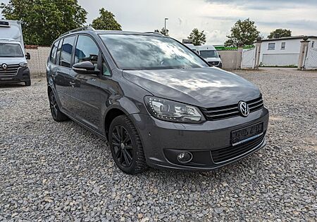 VW Touran Volkswagen Style/BI-Xenon/AHK/Service Neu