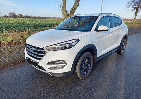 Hyundai Tucson 1.6 T-GDI Intro Edition 2WD Navi SHZ RS