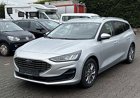 Ford Focus 28.500 KM FAMILIENKOMBI. AUSSTATTUNG - PERFEKT !