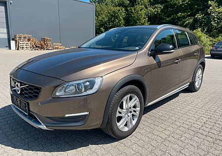 Volvo V60 CC V60 Cross Country 2.0 D3 150PS Momentum 44656