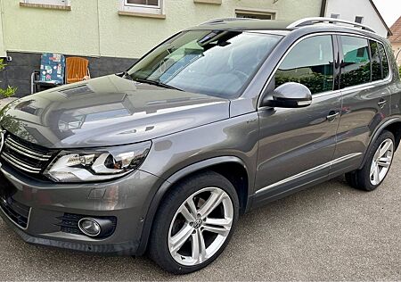 VW Tiguan Volkswagen 2.0 TDI SCR DSG 4MOT BMT Sport & Styl...