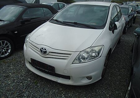 Toyota Auris Life