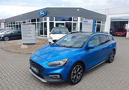 Ford Focus Turnier Active X Navi LED Kamera PanoDach