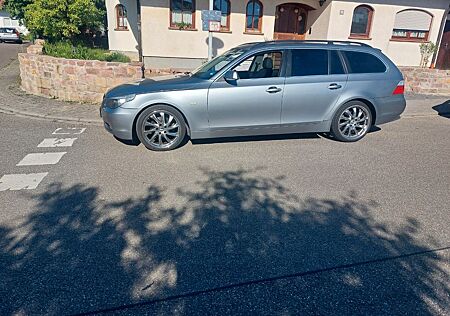 BMW 523i A touring -