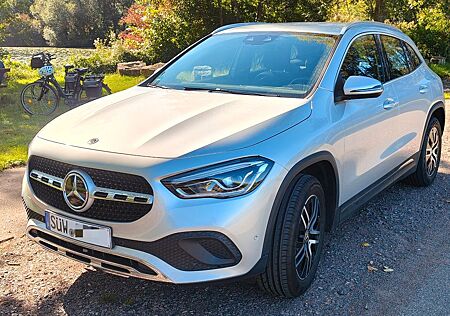 Mercedes-Benz GLA 220 d DCT Progressive, AHK 2000Kg