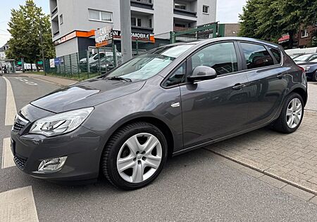 Opel Astra J Lim. 5-trg. Design Edition