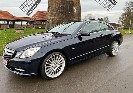 Mercedes-Benz E 250 E Coupe CGI/Pano/Navi/Leder/Xenon