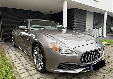 Maserati Quattroporte 3.0 V6 GranLusso S Q4 Automatik...