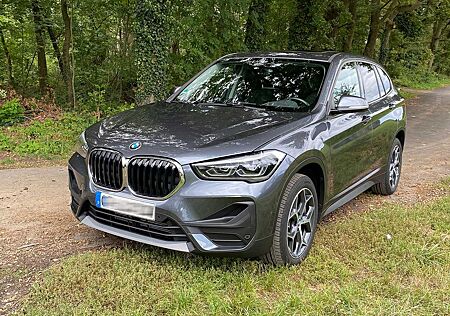 BMW X1 sDrive18d Advantage Steptronic *PANO*LED*NAVI
