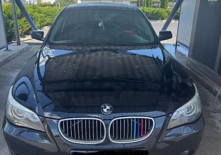 BMW 523i -