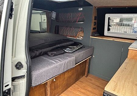 VW T5 Transporter Volkswagen CAMPING UMBAU