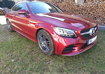 Mercedes-Benz C 200 d Coupe AMG-Line Traumauto, sehr sparsam !
