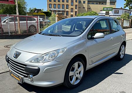 Peugeot 307 2.0 SPORT 140 *T-LEDER*KLIMAAUTO*SHZ*