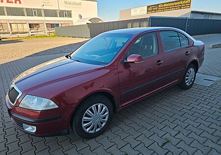 Skoda Octavia 1.6 FSI Elegance Klima Automatik