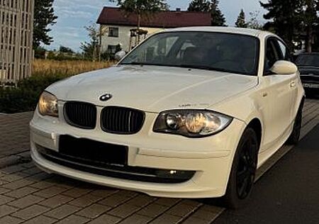 BMW 118i -8 Fach Bereift / Klima Neu