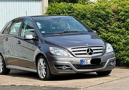 Mercedes-Benz B 180 BlueEFFICIENCY nur 87000 km TÜV NEU