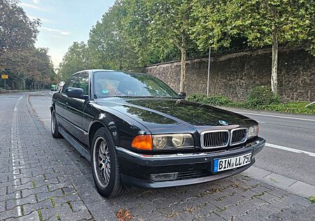 BMW 750i A -