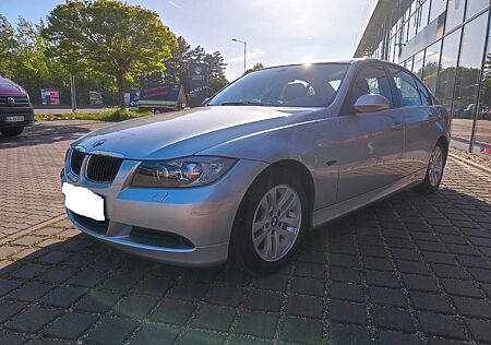 BMW 318i - E90, AHK, Klimaautomatik, Bj. 2008