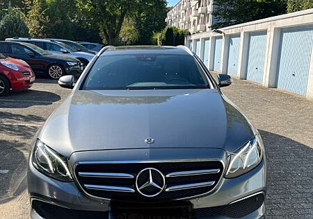 Mercedes-Benz E 220 d T Autom. - Avantgarde