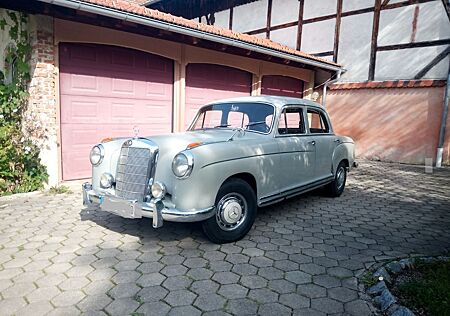 Mercedes-Benz 220 s