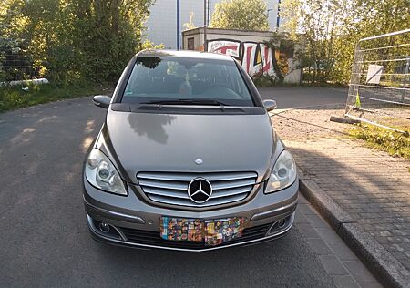 Mercedes-Benz B 150 -